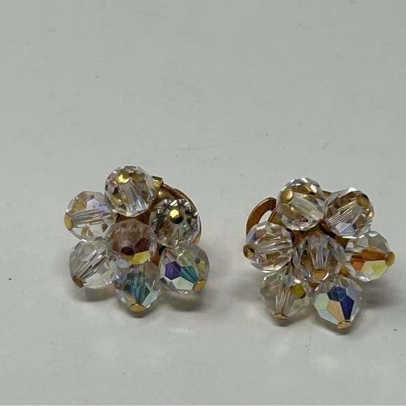 Small Vintage Clear Beaded Sparkle Flower Clip On Earrings Gold Tone - Picture 4 of 6